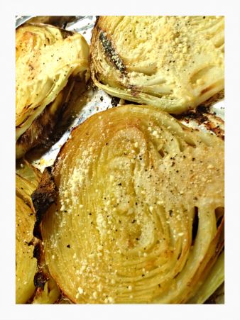 Cabbage Garlic Cabbage, Healthy Meals Ideas, Roasted Cabbage Steaks, Slow Carb Diet, Pesto Vegan, Cabbage Steaks, Hcg Recipes, Roasted Cabbage, Meals Ideas