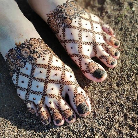 Wedding Secrets, Feet Mehndi, Foot Henna, Legs Mehndi Design, Simple Mehndi Designs Fingers, Full Mehndi Designs, Stylish Mehndi, Pretty Henna Designs, Stylish Mehndi Designs