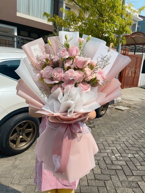 Bouket Flowers Roses, Pink Roses Bouquet Gift, Bouquet For Mom Birthday, Flower Bouquet For Mom Birthday, Bouquet Wisuda, Grad Bouquet, Graduation Flowers Bouquet, Happy Birthday Bouquet, Roses Bouquet Gift