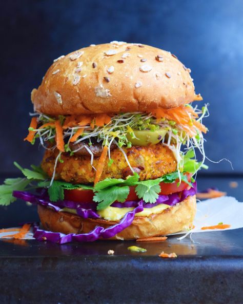 Sweet Potato Burger, Patty Food, Potato Burger, Sweet Potato Quinoa, Sweet Potato Burgers, Vegan Burger Recipe, Quinoa Sweet Potato, Quinoa Burgers, Burger Patty