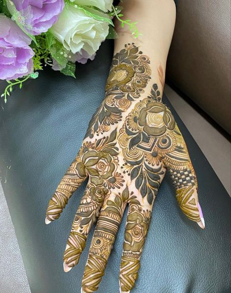 Simple Dubai Mehndi Designs, Khaliji Henna Design, Customize Hoodie, Beautiful Mehndi Designs, Mahendi Designs, Mehendi Art, Mehndi Designs Bridal Hands, Latest Henna Designs, Mehndi Designs For Kids