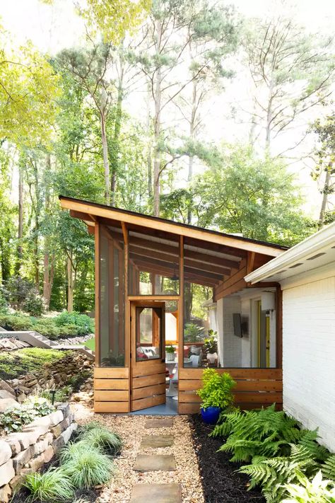 See How a Plain Porch Became a Midcentury Backyard Escape Midcentury Backyard, Screened In Porch Furniture, Screened In Porch Diy, Screened Porch Designs, Porch Addition, Enclosed Porches, Porch Makeover, Porch Furniture, Screened In Patio