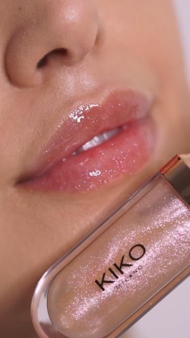 Kiko Lipstick, Mac Lipstick Colors, Lipgloss Swatches, Lips Gloss, Fragrance Photography, Lipstick Tutorial, Beautiful Eye Makeup, Beauty Products Photography, Kiko Milano