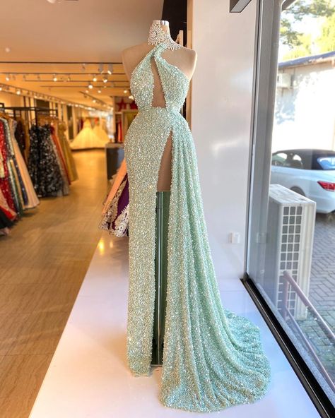 Instagram Backless Evening Gowns, Formal Evening Gown, Glamour Dress, فستان سهرة, Prom Outfits, Gala Dresses, Glam Dresses, Luxury Dress, Looks Chic