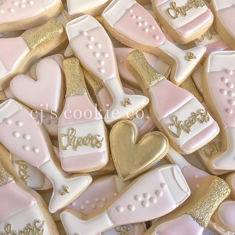 Cheers!🥂 Thanks @bluesugarcookieco for the cute champs bottle design!😘 Champagne Bottle Cookies, Champagne Cookies, Small Champagne Bottles, Golden Birthday Cakes, Birthday Brunch, Golden Birthday, Cupcake Ideas, Birthday Weekend, Icing Cookies