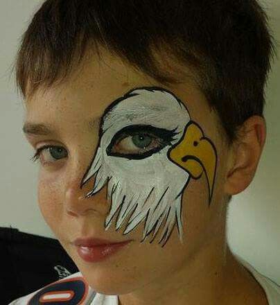 Eagle eye design Carnaval Make-up, Animal Face Paintings, Festival Face Paint, Face Painting Ideas, Face Painting For Boys, Adult Face Painting, Cheek Art, Eagle Face, Face Painting Easy