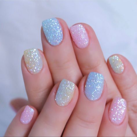 Pastel Sparkle Nails, Unique Glitter Nails, Fun Party Nails, Glitter Pastel Nails, Easy Easter Nail Designs, Cute Nails Glitter, Kawaii Nail Designs, Pastel Glitter Nails, 2023 Spring Nails