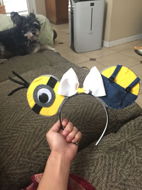 Minion Mickey ears Diy Minion Headband, Ear Inspiration, Disney Diys, Minnie Mouse Ears Diy, Relay Ideas, Diy Minions, 7th Birthday Party Ideas, Diy Mickey Ears, Diy Headbands