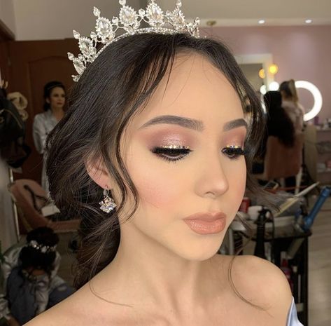 Soft Quince Makeup Looks, Xv Natural Makeup, Natural Makeup Looks For Quince, Sweet 15 Makeup Looks, Makeup Ideas For Quinceanera Natural, Soft Quince Makeup, Soft Quinceanera Makeup, Natural Makeup Looks For Quinceanera, Soft Glam Quinceanera Makeup