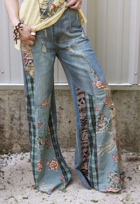 Altered Jeans Ideas, Upcycling Jeans Ideas, Diy Clothes Upcycle, Clothes Upcycle, Denim Jeans Outfit, Outfit Denim, Denim Shorts Outfit, Upcycle Clothes Diy, Boho Jeans