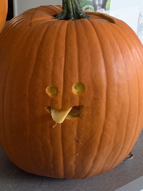 Pumpkin Carving Tongue Out, Pumpkin With Tongue Out, Pumpkin Carving Knife, Easy Pumpkin Carving, Amazing Pumpkin Carving, Leaves Falling, Steak Knife, Carving Knife, Spooky Season