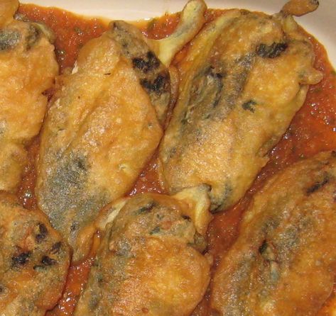 Pasilla Pepper Recipes, Rellenos Recipe, Mexican Main Dishes, Salvadoran Food, Chile Pasilla, Mexican Food Dishes, Chili Relleno, Chile Recipes, Latin American Recipes