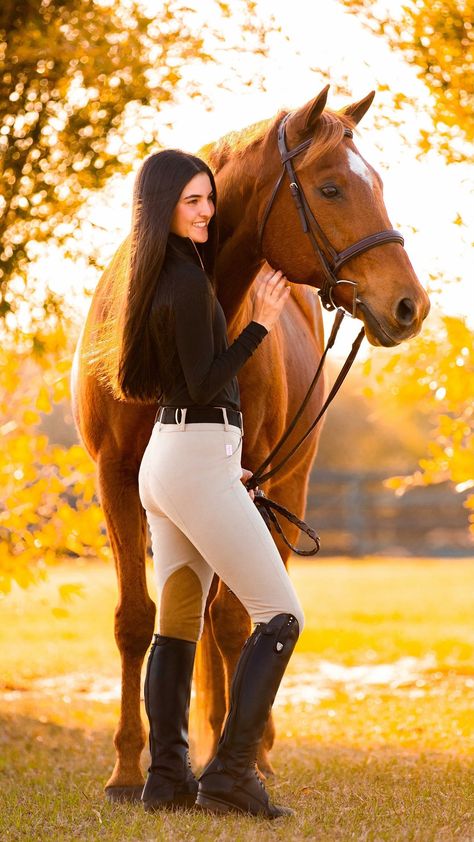 Horse Photography Poses Photo Shoots, Portrait With Horse, Professional Horse And Rider Photography, Photo With Horse Ideas, Riding Outfit Western, Horse Riding Pictures, Horse Riding Outfit Western, Reit Outfits, Picture With Horse