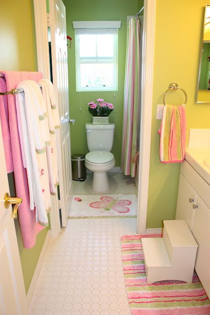 Just loving the pink and green (and yellow?) bathroom Erin Rollins posted on her blog. So happy. Kids Pink Bathroom, Green And Yellow Bathroom, Children’s Bathroom Remodel, Fun Kids Bathroom Walmart, Kids/guest Bathroom Overstock, Kids Bathroom Girls, Bathroom Yellow, Pastel Bathroom, Teen Bathrooms