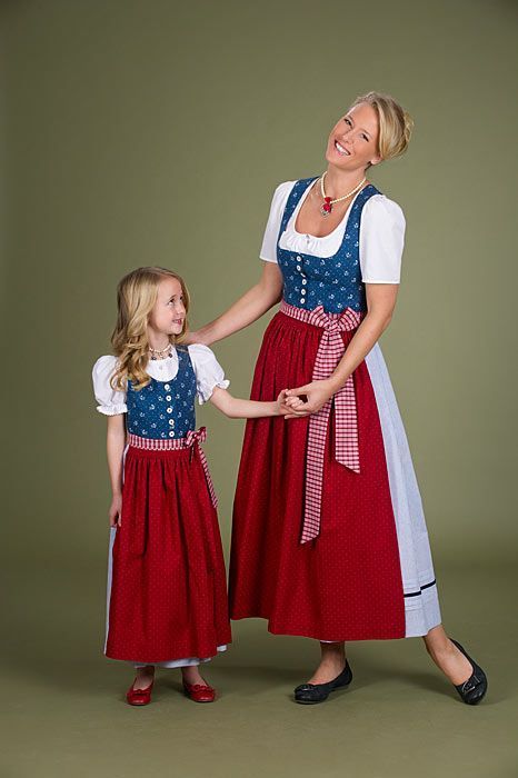 Diy German Costume, Oktoberfest Invitation, Scandinavian Dress, German Costume, German Oktoberfest, Patterns For Fashion, Oktoberfest Costume, German Outfit, German Dress