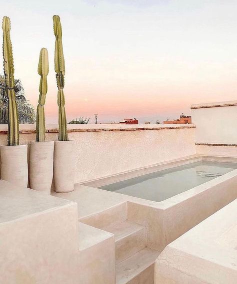 Modern Mediterranean Backyard, Mediterranean Backyard, Riad Marrakech, Modern Mediterranean, Small Pools, Casa Exterior, Rooftop Pool, Small Pool, Plunge Pool