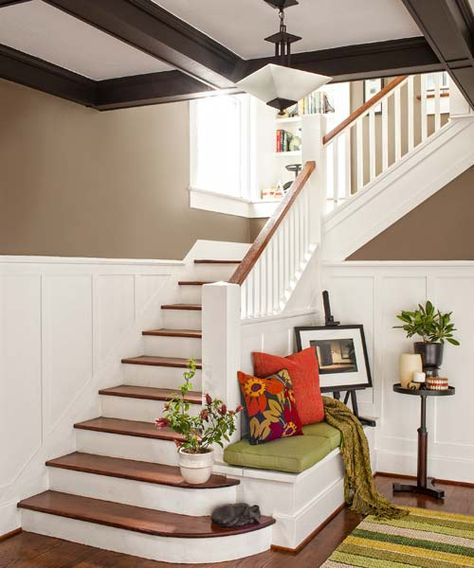 Cozy Craftsman, Stair Case, Craftsman Style Homes, Craftsman Bungalows, Craftsmen Homes, House Stairs, My Dream Home, Old Houses, Home Remodeling