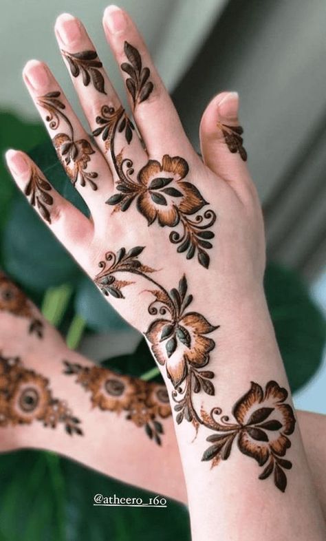 Moti Moti Mehndi Design, Moti Mehndi Designs, Trending Mehandi Designs, Flowers Mehndi Design, Brides Mehndi, Finger Designs, Arabian Mehndi Design, Henna Flowers, Mehendi Bridal