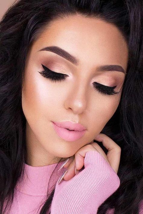 51 Most Amazing Homecoming Makeup Ideas Hypoallergenic Eye Makeup, Best Cheap Makeup, Hypoallergenic Makeup, Eyeshadow For Green Eyes, Cheap Makeup Brushes, Homecoming Makeup Ideas, Dance Makeup, Cheap Makeup, Hoco Makeup