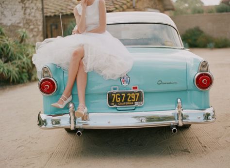 elizabeth messina photography, vintage wedding dress, short wedding dress, film photography, ruffled blog Wedding Vintage Car, Kitsch Wedding, Wedding Getaway Car, 50s Wedding, Elizabeth Messina, Getaway Car, Wedding Vintage, American Wedding, Retro Wedding