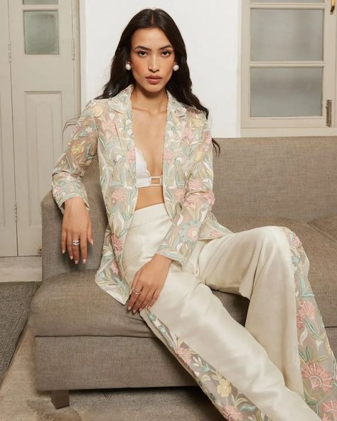 Simone Handcrafted | @anisagupta wore the Hand Embroidered Ivory Empress Open Jacket with an Embellished Bralette and Silk Pants #IndianOutfit #FusionOutfit… | Instagram Organza Western Outfits, Indian Pantsuit, Modern Indian Fashion, Sangeet Outfit, Kurti Sets, Blazer Outfits For Women, Outfits Woman, Brand Ideas, Desi Fashion Casual