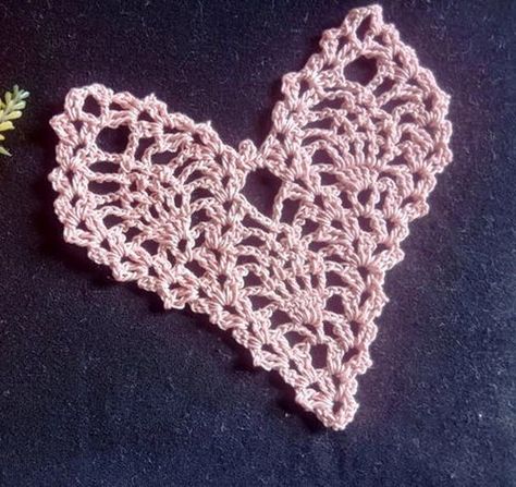 One of the favourite projects or pattern executed are crochet hearts, today’s pattern is made using the pineapple stitch. This small, well-designed, sensitive lace heart capabilities a pleasing combination of texture, charm and class. You’ll be able to place it on your desk or decorate any corner of your house. This pattern will spotlight your artistic and creative nature and at a similar time will show your crocheting capabilities. These beautiful crochet motifs can be used as pretty tea coaste Pineapple Doilies, Spiral Crochet Pattern, Pineapple Stitch, Crochet Cowls, Spiral Crochet, Crochet Hearts, Free Crochet Doily Patterns, Yarn Craft, All Free Crochet