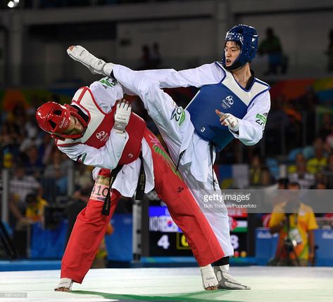 Taekwondo Olympics, Tkd Taekwondo, Taekwondo Girl, Kyokushin Karate, Karate Martial Arts, Sports Aesthetic, Body Reference Poses, Human Poses Reference, Dynamic Poses