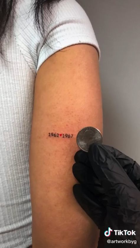 Two Birth Year Tattoo, Small Tattoo For Grandparents, Tattoo For Parents Ideas, Parents Year Of Birth Tattoo, 2 Dates Tattoo, Parents Birth Years Tattoo, Parents Date Of Birth Tattoo, Family Initial Tattoo Ideas For Women, Small Tattoos Dates