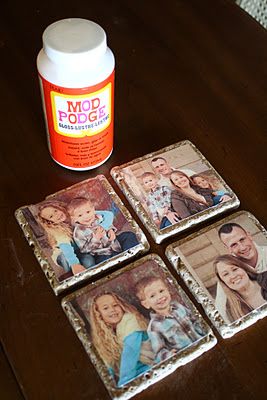 Photo Coasters.  Blank tiles, photos printed on card stock, multiple coats of Mod Podge, multiple coats of Mod Podge clear acrylic sealer, cork backing for tiles. Voila! Photo Tile Coasters, Diy Mod Podge, Mod Podge Crafts, Cadeau Parents, Photo Coasters, Tile Crafts, Photo Tiles, Navidad Diy, Diy Coasters