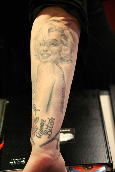 Marylin Monroe Tattoo Sleeve, Marylin Monroe Tattoos, Marilyn Monroe Tattoos, Marylin Monroe Tattoo Ideas, Marilyn Monroe Tattoo Designs, Skin Pictures, Monroe Tattoo, Marilyn Monroe Tattoo, Marilyn Monroe Portrait