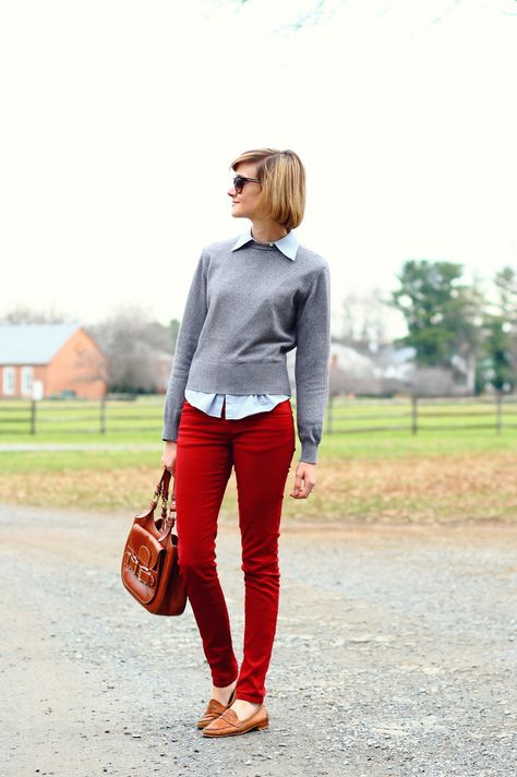 Outfit Pantalon Rojo, Red Pants Outfit, Red Trousers, Mode Tips, Red Jeans, Red Pants, Red Outfit, Professional Outfits, Fall Winter Outfits