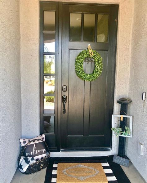 Natural light can be welcomed into an entryway with sidelights installed on one or both sides of a front door. This allows the door to have a limited number of glass panels or none at all. Accessorize a solid door with a simple wreath and layered door mats to make it more inviting. Front Door With Single Side Window, Black Front Doors With One Sidelight, Front Door With Left Sidelight, Single Side Light Front Door, Front Door With Right Sidelight, Side Doors Entrance Ideas, Front Door Single Sidelight, Front Doors With One Side Light, Front Door No Sidelights