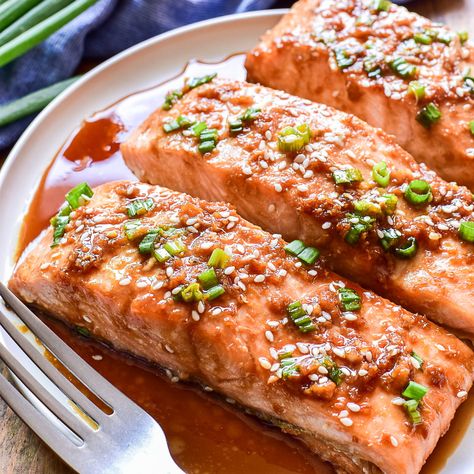 Soy Ginger Salmon Orange Glazed Salmon, Ginger Salmon, Salmon Marinade, Leftover Salmon, Baked Tilapia, Salmon Soy Sauce, Salmon Tacos, Easy Salmon Recipes, Easy Salmon