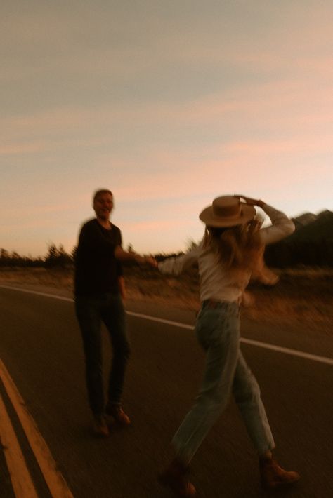 Fall Mountain Couple Pictures, Golden Hour Couple Aesthetic, Wyoming Couple Photoshoot, Fall Couple Photoshoot Colorado, Fall Sunset Couple Pictures, Couple Cowboy Photoshoot, Couple Film Photoshoot, Golden Hour Couples Photography, Wild Couple Photoshoot