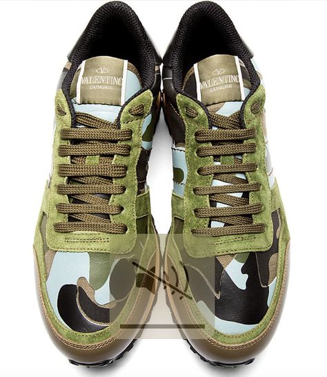 Top Sneakers For Men, Camo Sneakers, Valentino Sneakers, Men With Street Style, High Sneakers, Mens Wear, Sneakers For Men, Valentino Shoes, Low Top Sneakers