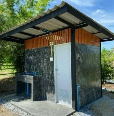 Small Outdoor Toilet Ideas, Outside Toilet Ideas Outdoor Bathrooms, Outside Toilet Ideas, Small Outdoor Bathroom, Backyard Toilet, Outdoor Restroom Ideas, Outdoor Toilet And Shower Ideas, Outdoor Toilet Ideas, Outdoor Toilet And Shower