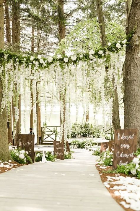 20 Fabulous Hanging Wedding Flower Ideas (& How to Create Your Own) - hitched.co.uk Twilight Wedding, Enchanted Garden Wedding, Forest Theme Wedding, Enchanted Forest Wedding, Secret Garden Wedding, Woodsy Wedding, Theme Nature, Enchanted Wedding, Outdoor Wedding Decorations