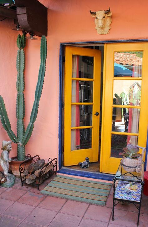 Mexican Interior Design, Mexican Garden, Mexican Interiors, Mexican Colors, Hacienda Style Homes, Garden Paradise, Yellow Door, Door Colors, Desert Decor