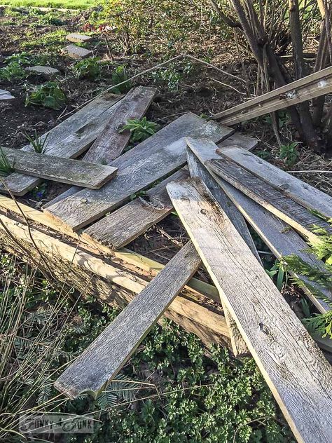 An old fence wood lottery win / FunkyJunkInteriors.net Old Fence Wood, Old Fence Boards, Construction Nursery, Brick Paneling, Farmhouse Laundry, Shelving Ideas, Farmhouse Windows, Old Fences, Industrial Farmhouse