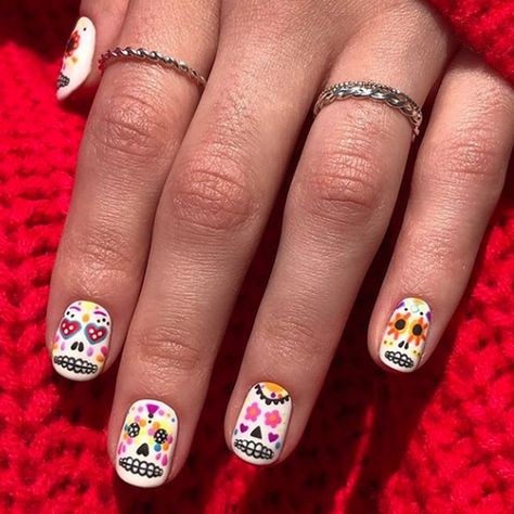 Sugar Skull Nail Art Ideas | POPSUGAR Latina Sugar Skull Nail Art, Day Of The Dead Nails, Dead Nails, Manicure Halloween, Mobile Nail Salon, Owl Nail Art, Sugar Skull Nails, Skull Nail Art, Owl Nails