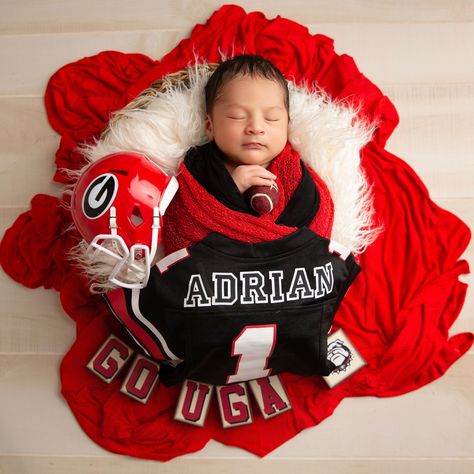 Go Dawgs! #uga #ugafootball #footballbaby #GoDawgs #Dawgnation #UGAfootball #UGAbaby #Georgiabulldogs #TinyDawg #futurebulldog Uga Baby, Uga Football, Go Dawgs, Georgia Bulldog, Football Baby, Texas A&m, Newborn Pictures, Georgia Bulldogs, Bulldog