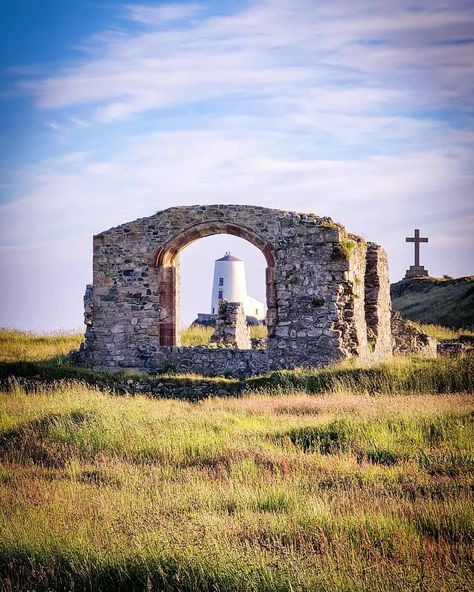 Ynys Llanddwyn's ruined history Use #exploresnowdonia to be featured 📷© @snowdonia.stile Snowdonia, Garden Arch, Arch, Outdoor Structures, History, Ruins