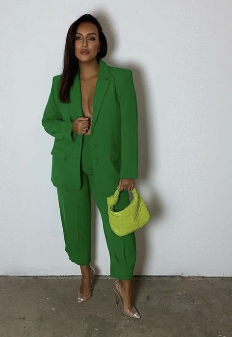 Beautiful Woman in Elevated Fashion Lime Green Pants Outfit, Pants Suit Outfit, Lime Green Pants, Green Era, Green Pants Outfit, Elevated Fashion, Chiffon Pants, Monochromatic Fashion, Suit Outfit