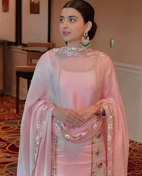 Pink Punjabi Suit, Besties Dp Profile Pictures, Pink Suits Women, Coat Ideas, Nimrat Khaira, Partywear Dresses, Post Photo, Satin Fashion