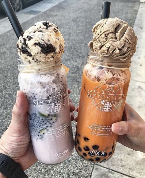 At MILK+T you don’t need to pay extra for boba or toppings.  All our drinks come in reusable glass jars at no extra cost. If brought back on your next visit, you get 10% off your drink. You can find us in Downtown Los Angeles, Portland, and Las Vegas - Credit: @dongkyuverymuch on instagram - #boba #bobatea  #milktea #dessertdrinks #dessert #bobawasted #bubbletea #asiandesserts #sustainability #sustainableliving #tea Kue Macaroon, Bubble Tea Recipe, Bubble Tea Boba, Bebidas Do Starbucks, Boba Drink, Bubble Milk Tea, Milk Shakes, Pretty Drinks, Food Drinks Dessert