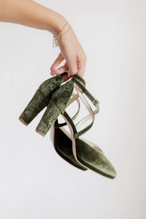 Olive Wedding, Green Heels, Beautiful Heels, Celtic Wedding, Velvet Heels, Pastel Wedding, Bride Shoes, Pretty Shoes, Shoe Dazzle