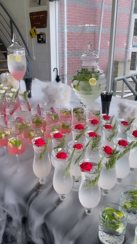 Drink Display, Party Food Buffet, Catering Ideas Food, Party Food Platters, Birthday Brunch, Food Displays, Catering Food, Wedding Drink, Food Display