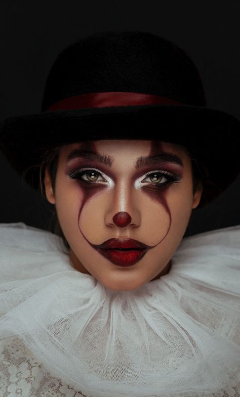 Joker Makeup Female, Clown Face Makeup, Clown Face Paint, Halloween Makeup Clown, Joker Clown, Joker Makeup, Makeup Wallpapers, Carnival Makeup, Cool Halloween Makeup