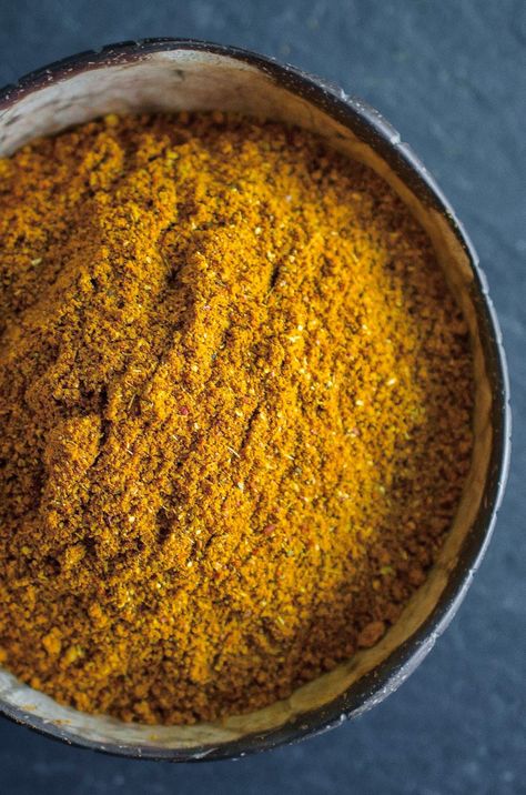 The Tiffin Box: Spice Mixes - Recipe for Homemade Madras Curry Powder Spice Magic, Indian Spice Mix, Masala Powder Recipe, Homemade Spice Mix, Madras Curry, Tiffin Box, Homemade Mixes, Spice Mix Recipes, Masala Spice