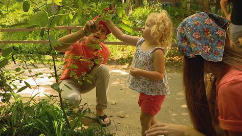 Warren Wilson students help WNC Nature Center visitors - WLOS North Carolina Nature, Western North Carolina, Never Stop Learning, Nature Center, They Said, Black Bear, Great Outdoors, College Students, Wonders Of The World